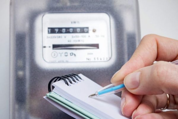 Sprijin pentru Românii Vulnerabili: Analiza Proiectului Guvernamental de Plata a Facturilor la Energie