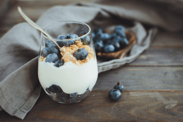 Gustări inteligente în 2026: Impactul kefirului bio și al biscuiților fără gluten asupra sănătății