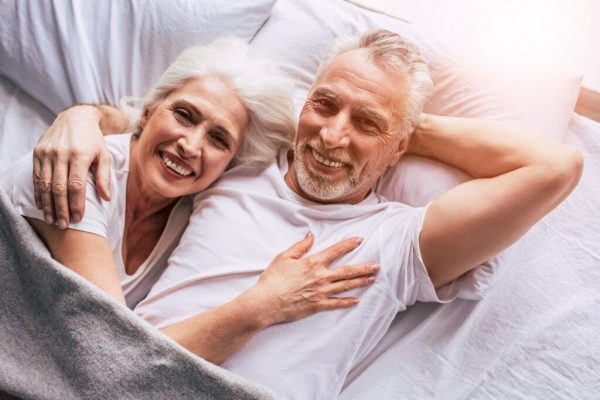 Libido-ul masculin: De la mituri la realitate – Când atinge bărbatul apogeul dorinței sexuale?