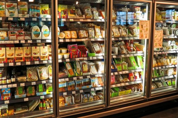 Atenție la Salata din Supermarket: Pericolul Ascuns al Alimentelor „Sănătoase”