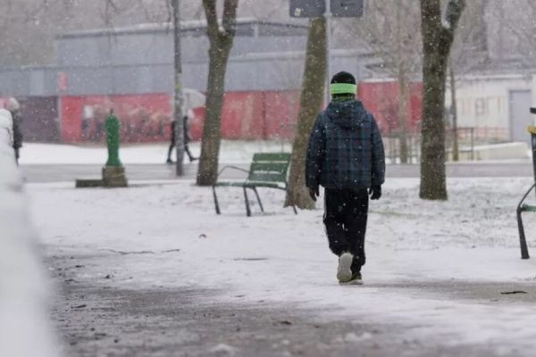 Tragedia unui copil de 11 ani: Abandon, hipotermie și lipsa de responsabilitate în transportul public din Italia