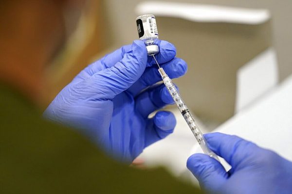 Revoluția Imunoterapiei: Un Vaccin Experimental Care Promite Speranță pentru Pacientele cu Cancer Mamar