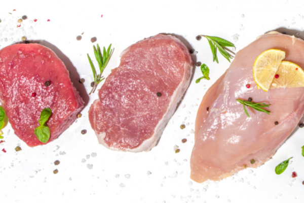 Pui sau Porc: Analiza Comparativă a Beneficiilor Nutriționale și Impactului Asupra Sănătății