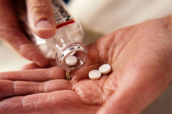 Aspirina: Un Mit Demontat – Riscurile Ascunse și Impactul Asupra Sănătății Vârstnicilor