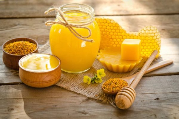 Lăptișorul de Matcă: Elixirul Magic pentru Longevitate și Sănătate