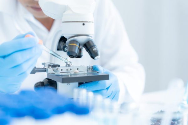 O Nouă Speranță în Lupta cu Cancerul Pancreatic: Descoperirea unei Combinatii de Medicamente Revoluționare