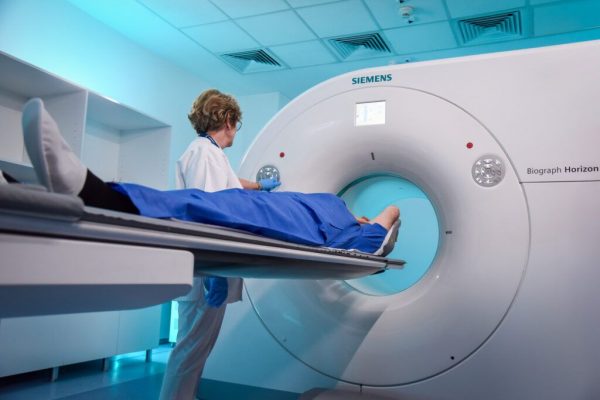 Revoluția în Diagnosticul Cancerului de Prostată: Introducerea Tehnologiei PET-CT PSMA în România