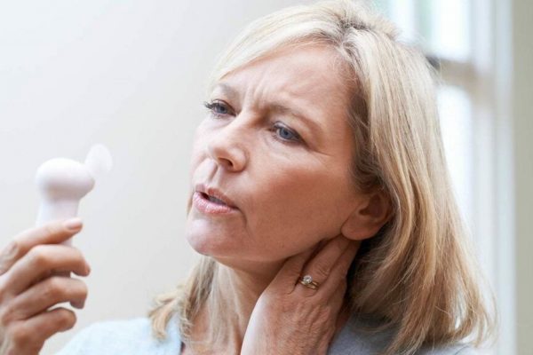 Riscurile de cancer după menopauză: Semnele de alarmă pe care femeile nu ar trebui să le ignore