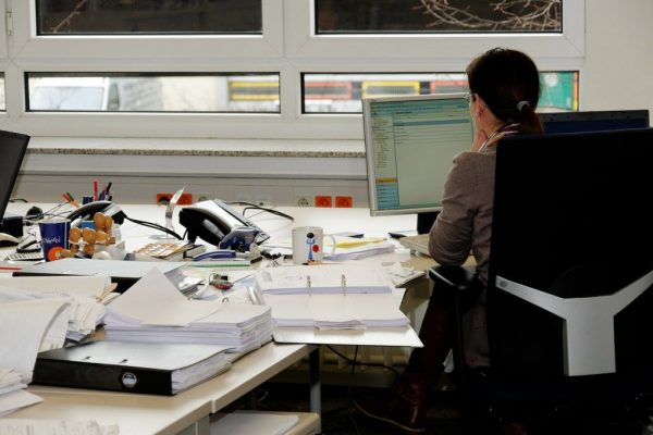 Drepturi de autor versus contract de muncă: O analiză detaliată asupra stagiului de cotizare la pensie
