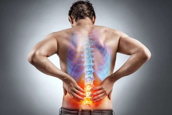 Durerea de spate ca simptom al cancerului renal: Povestea unui diagnostic neașteptat