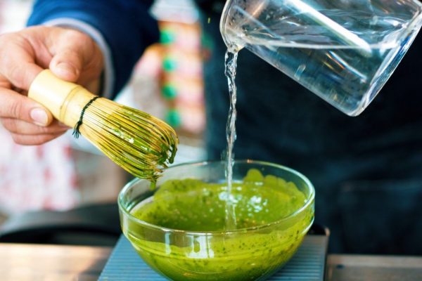 Ceaiul Matcha: Secretul Japonez pentru Concentrare și Echilibru Interior