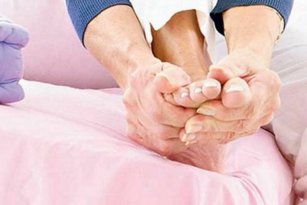 Gleznele umflate: Semne ale unor afecțiuni grave și cauze de îngrijorare