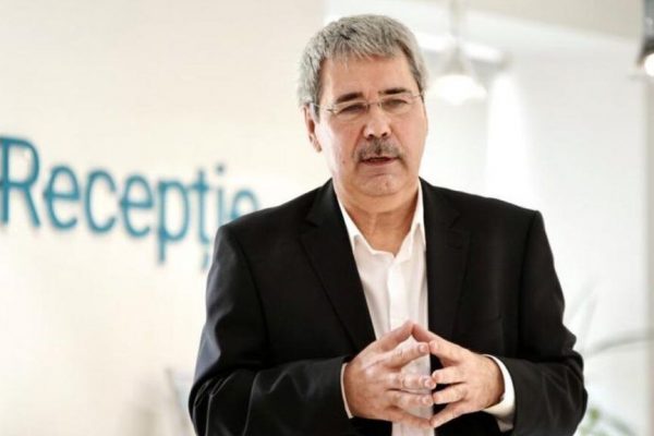 Menopauza și terapia de substituție hormonală: Mituri, realități și perspective moderne