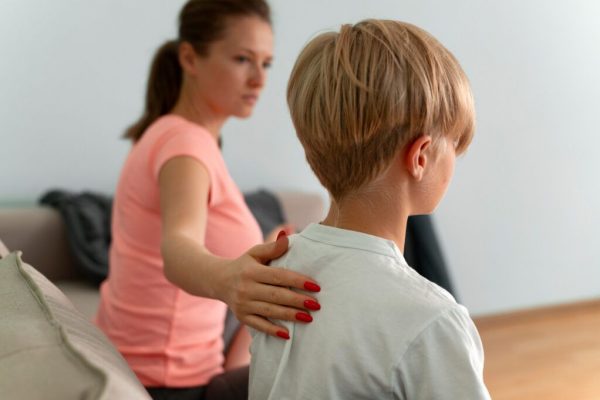 Prevenția Deformărilor Coloanei la Copii: O Urgență Medicală Ignorată
