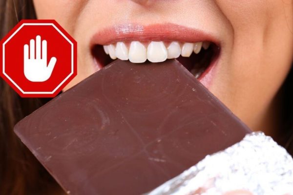 Riscurile consumului excesiv de batoane de ciocolată: O analiză detaliată din perspectiva dieteticianului