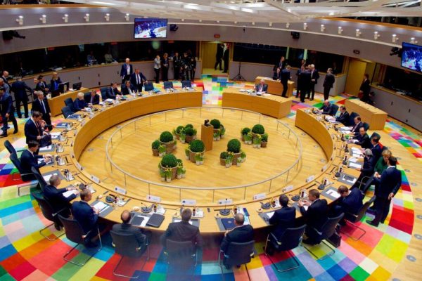 Impactul Hotărârii CCR asupra Reformei Pensiilor Speciale: Reacția Comisiei Europene și Implicațiile pentru România