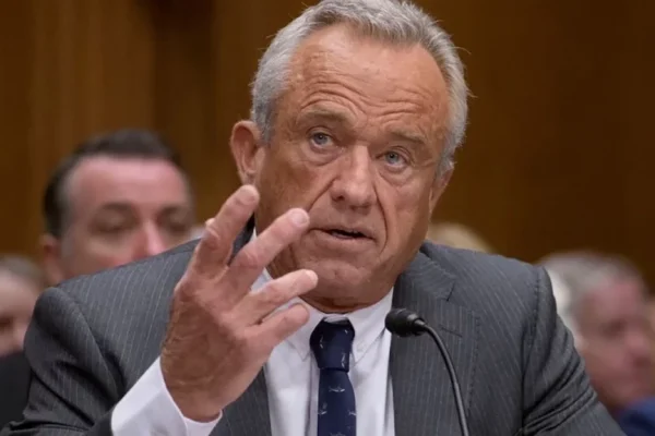 Robert F. Kennedy Jr. și Confesiunile Sale Despre Adicție: O Privire Asupra Impactului Psihologic și Social al Toxicomaniei