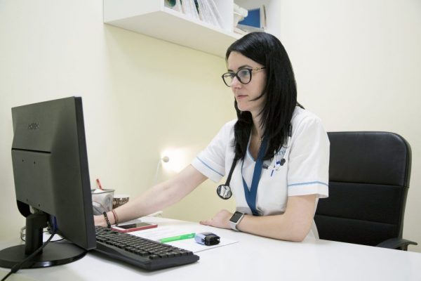 Accesibilitatea Sănătății: Consultații și Analize Gratuite pentru Persoanele Neasigurate în 2026