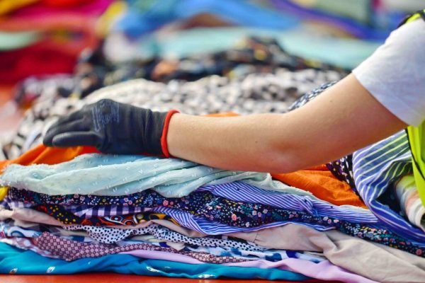 Transformarea Deșeurilor Textile: Provocările și Oportunitățile unui Sistem REP Sustenabil în România