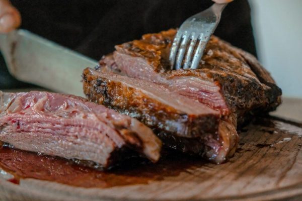 Longevitatea în Dilema Alimentației: De Ce Carnivorii Pot Ajunge Mai Ușor La 100 de Ani decât Vegetarienii