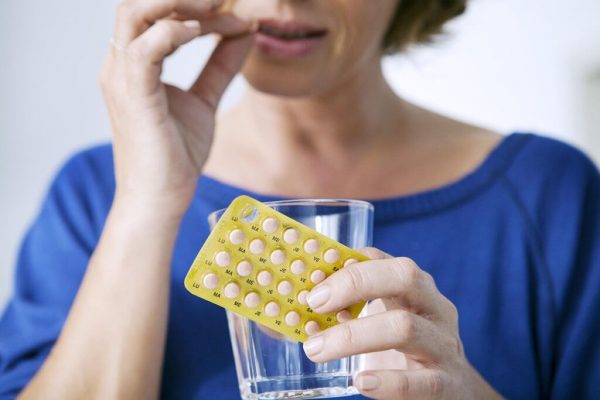 Terapia hormonală pentru menopauză: Analiza riscurilor și beneficiilor pe termen lung
