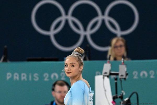 Intervenția de urgență a gimnastei Sabrina Voinea: Context, Implicații și Perspective