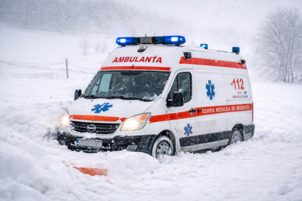Viscolul din sud-estul României: Impactul unei furtuni asupra sistemului de sănătate și transport