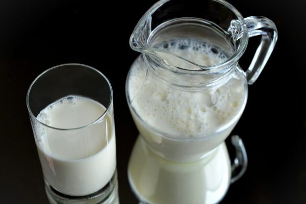Chefiri și sănătate: Impactul consumului de chefir asupra florei intestinale și sănătății cognitive