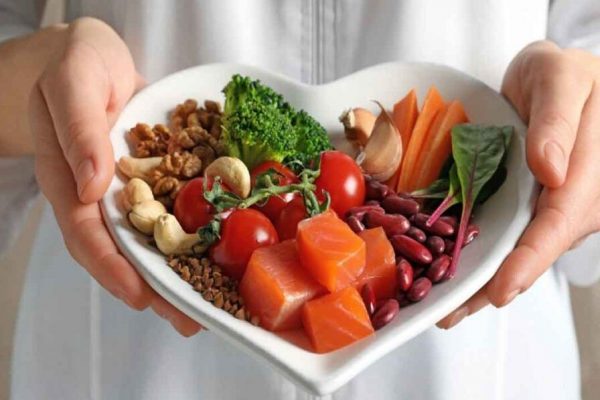 Cum să-ți protejezi inima prin alimentație: Alimente esențiale pentru un sistem cardiovascular sănătos