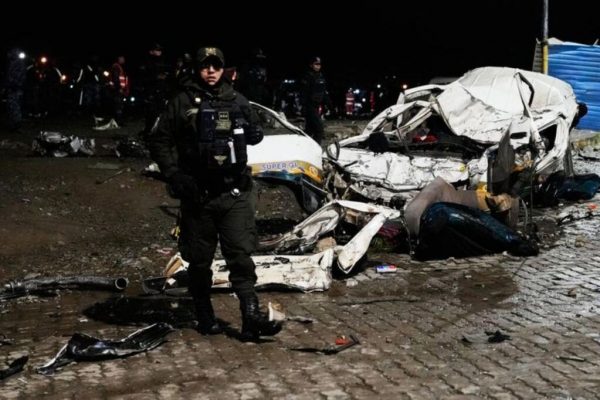 Tragedia de la El Alto: Avion militar prăbușit pe autostradă și impactul său devastator
