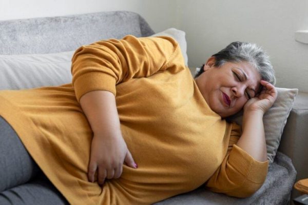 Simptomele Banale care Pot Ascunde Cancerul de Stomac: Ce Trebuie să Știm pentru o Diagnosticare Precoce