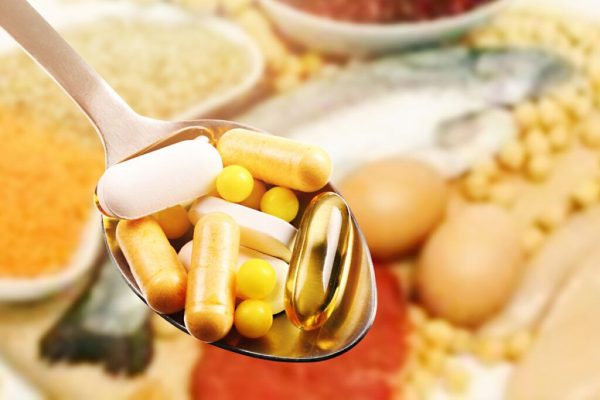 Interacțiunile alimentare: Cum brânza și alte alimente pot influența eficiența medicamentelor