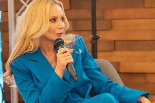 Conflictul Daciana Sârbu – Oana Țoiu: Cazul Repatrierii Fiicei lui Victor Ponta și Implicațiile Sale Politice