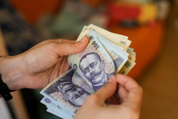 Sprijinul financiar pentru românii vulnerabili: Decizii guvernamentale și impactul social pe termen lung