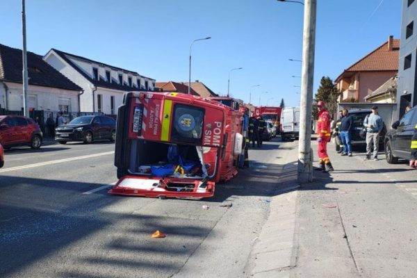 Accident grav implicând o ambulanță SMURD: Detalii și implicații ale incidentului