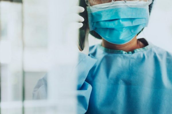Corupția în sistemul sanitar: Cazul asistentului medical din Oradea și implicațiile sale