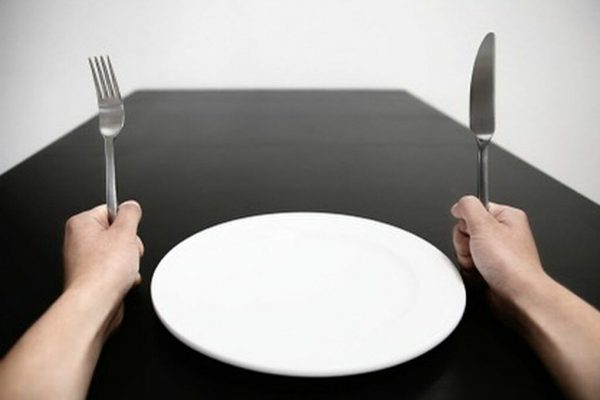 Riscurile Supraalimentării După Post: Cum Să Îți Protejezi Sănătatea
