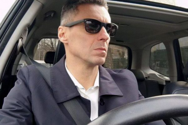 Mircea Badea și Dilemele Retragerii: O Analiză a Impactului Social Media asupra Personalităților Publice