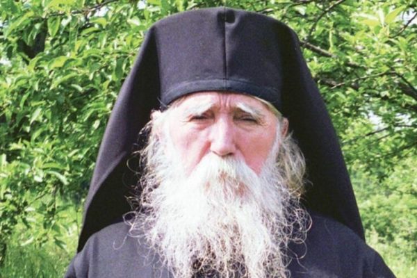 Îndemnul Părintelui Cleopa: Rugăciunea ca scut împotriva rătăcirii spirituale
