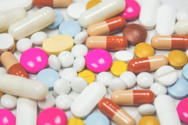 Atenție la medicamentele contrafăcute: O problemă în expansiune în era digitală