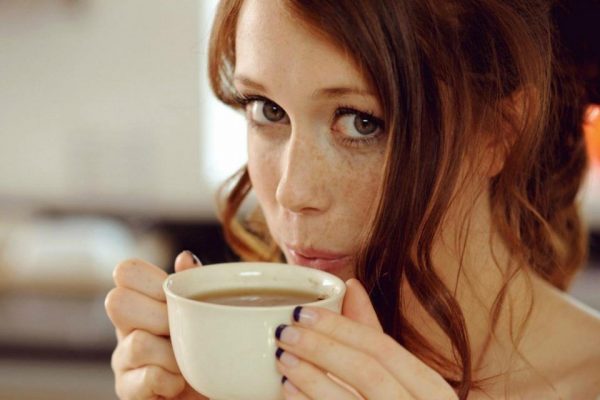 Impactul Cafelei asupra Stării de Spirit: O Analiză a Legăturii cu Microbiomul Intestinal