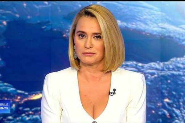Andreea Esca și provocările deviației de sept: O discuție deschisă despre sănătate și percepția publicului