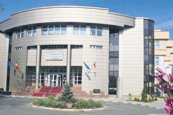 Nereguli în Achiziția de Echipamente la Spitalul Militar din Capitală: O Analiză Detaliată a Licitațiilor Trucate