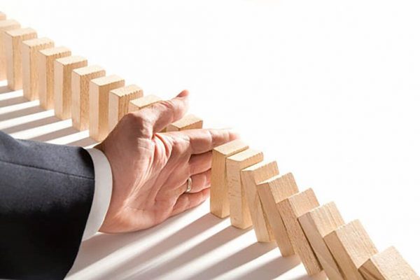 Cum reacționează oamenii inteligenți în momente de criză: 10 strategii esențiale pentru gestionarea stresului
