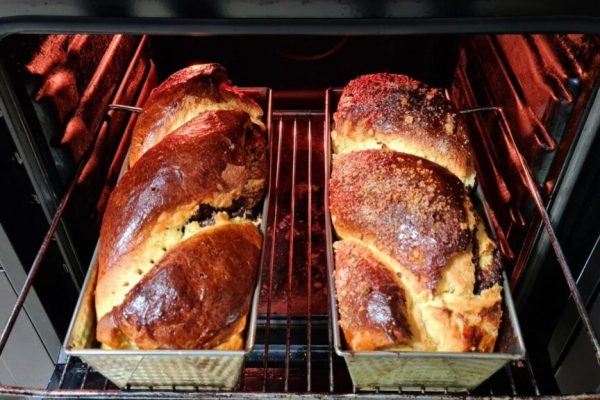 Cozonacul Perfect: Secretul Aluatului Opărit și Impactul Său asupra Tradițiilor Culinare