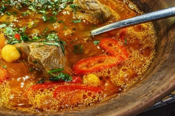 Riscurile consumului de carne de miel de Paște: Avertizările medicilor pentru sănătatea publică