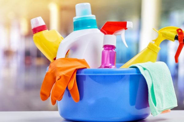 Tricloretilena: o substanță periculoasă din produsele de curățenie și impactul său asupra sănătății umane