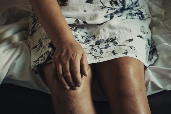 Impactul Pierderii în Greutate Asupra Sănătății Genunchilor: O Analiză Detaliată