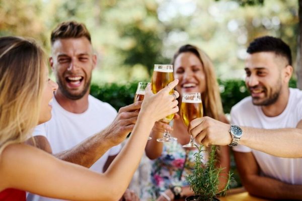 Berea fără alcool versus berea clasică: O analiză detaliată a aportului de vitamina B6
