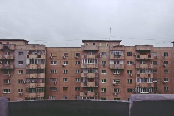 Reguli obligatorii pentru locatarii de bloc: Ghidul esențial pentru 2026